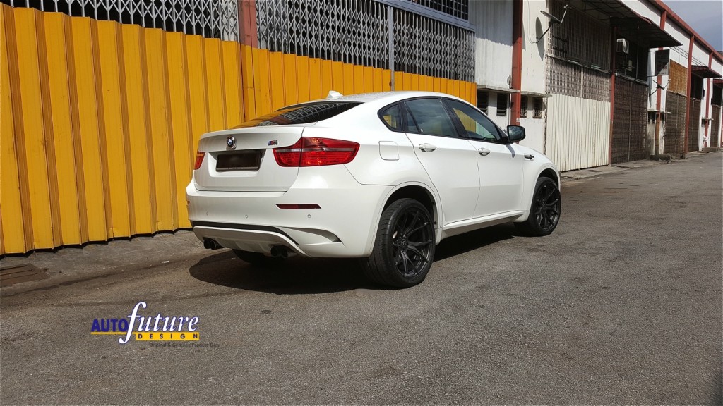 BMW X6 M Equipped With Vorsteiner V-FF 103's Finished in Carbon Graphite