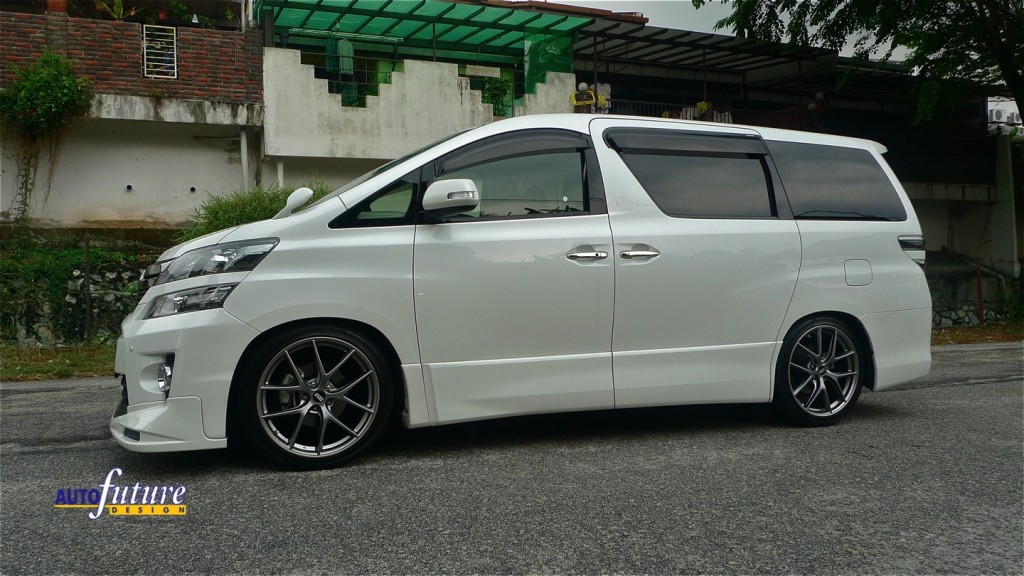 Toyota Vellfire BBS CI-R 1