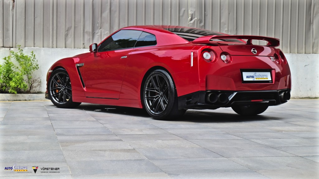 Nissan GTR R35 -7